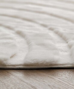 Round fluffy rug - Carvy cream - close up, thumbnail