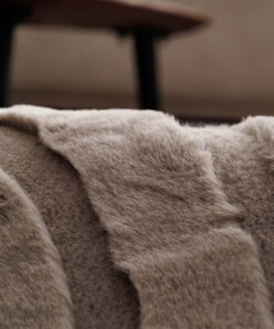 Round fluffy rug - Carvy taupe - close up, thumbnail