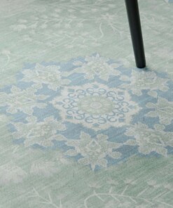 Outdoor rug vintage - Valenca Luna sage green - close up, thumbnail