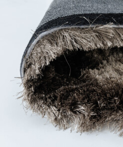 Velvet rug - Auréa taupe - close up, thumbnail
