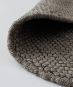 Round wool rug - Løkke sand color - close up, thumbnail