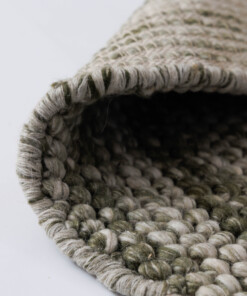 Round wool rug - Fjell olive green - close up, thumbnail