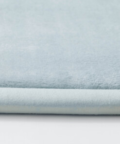 Play rug - Pluffy light blue - close up
