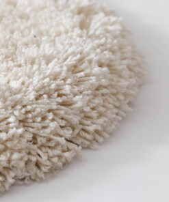 Round shaggy rug​ - Sveve ivory - close up, thumbnail