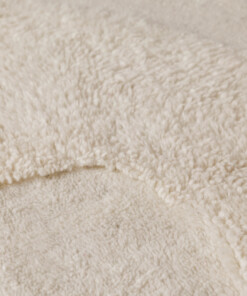 Organic shaped rug - Tjørne Mose ivory - close up, thumbnail